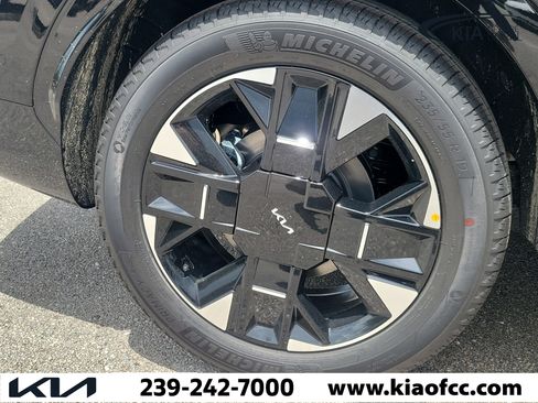 New 2026 Kia Sportage SX FWD image 9