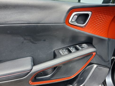 Certified 2025 Kia Soul GT-Line w/ GT-Line Technology Package FWD image 18