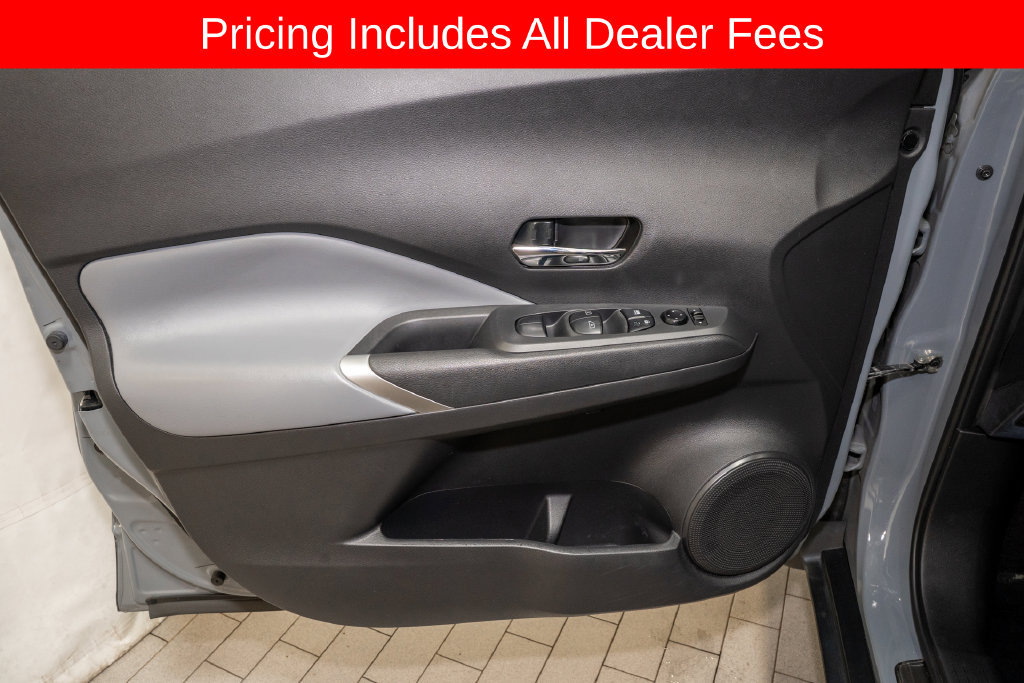 Used 2022 Nissan Kicks SR w/ Premium Package FWD image 11