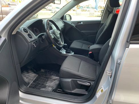 Used 2015 Volkswagen Tiguan S image 19