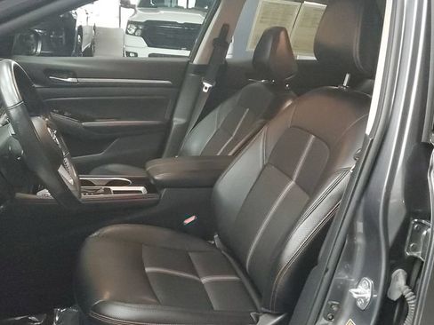 Used 2024 Nissan Altima 2.5 SR FWD image 18