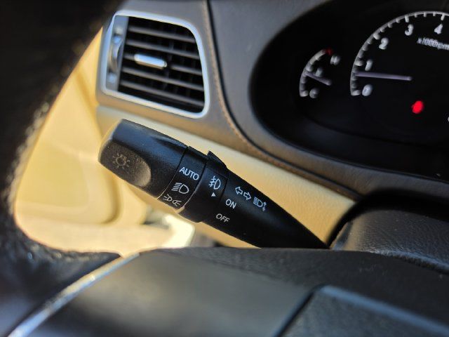 Used 2011 Hyundai Genesis 3.8 w/ Premium Navigation Pkg 3 RWD image 24