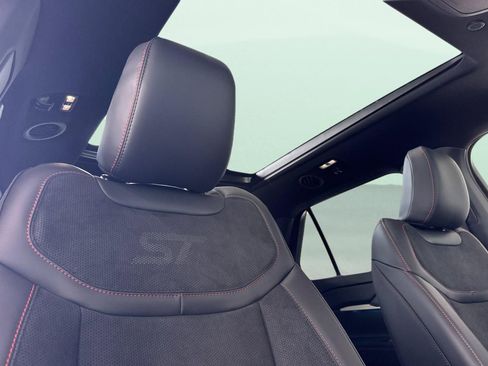 New 2026 Ford Explorer ST w/ Sun And Sound Package image 18