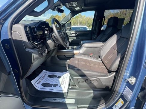 Used 2025 Chevrolet Silverado 2500 High Country w/ High Country Premium Package image 12