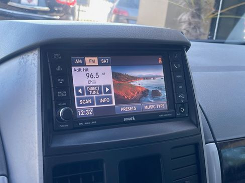 Used 2010 Dodge Grand Caravan SXT image 33