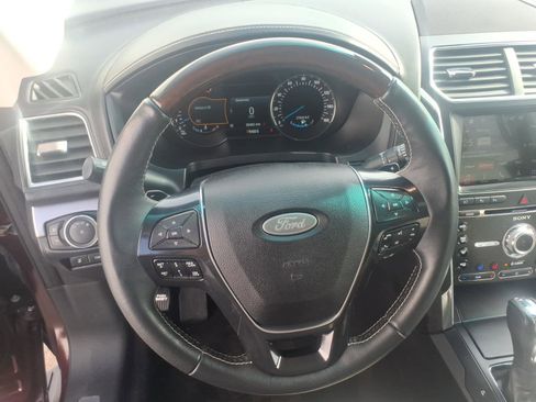 Used 2018 Ford Explorer Platinum image 15