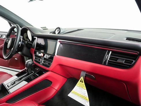 New 2026 Porsche Macan GTS image 26