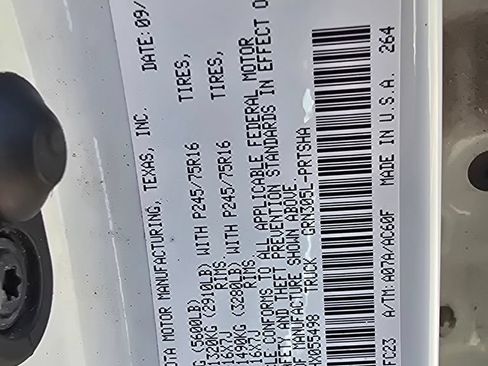 Used 2017 Toyota Tacoma SR5 w/ Tow Package AWD/4WD image 11