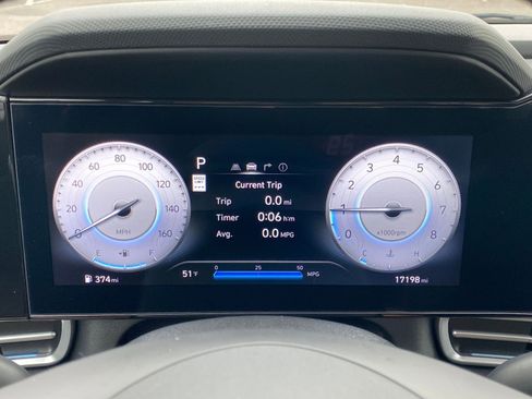 Used 2025 Hyundai Elantra SEL image 41