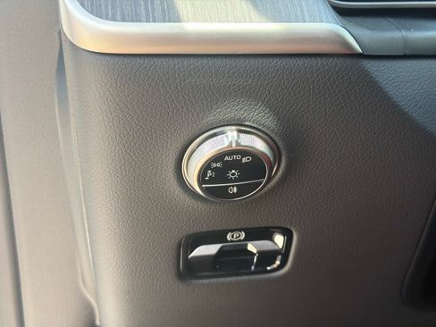Certified 2024 Mercedes-Benz GLC 300 image 28