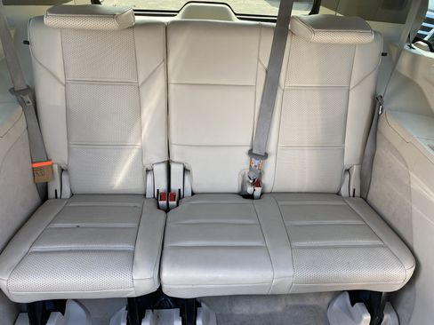 Used 2021 Cadillac Escalade Premium Luxury Platinum image 24