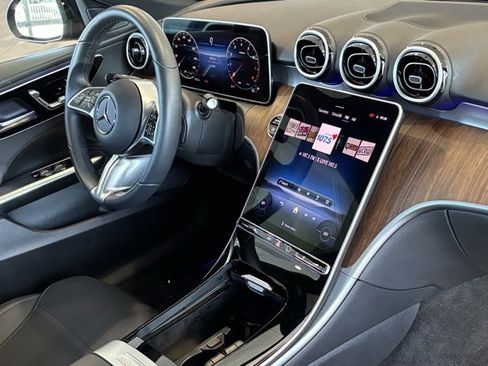 Used 2025 Mercedes-Benz C 300 Sedan image 31