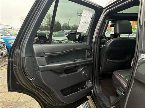 Used 2022 Ford Expedition Limited image 23