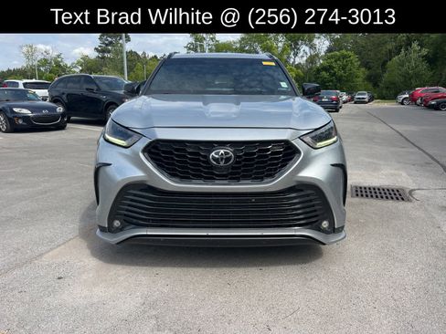 Used 2021 Toyota Highlander XSE image 2