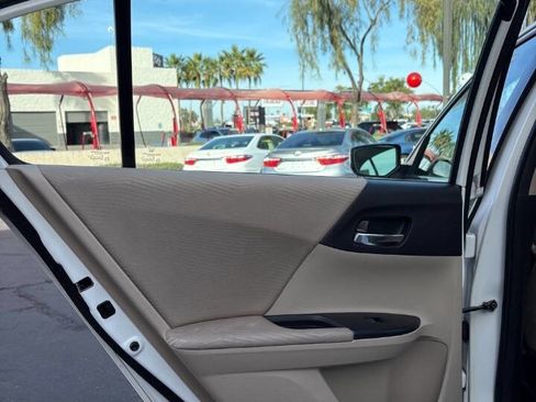 Used 2014 Honda Accord LX image 25