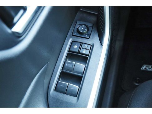 Used 2025 Toyota RAV4 XLE image 20