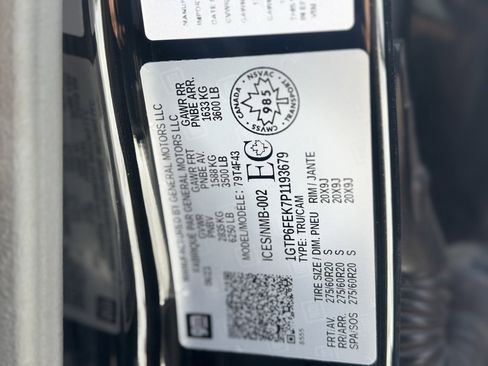 Used 2023 GMC Canyon Denali image 26