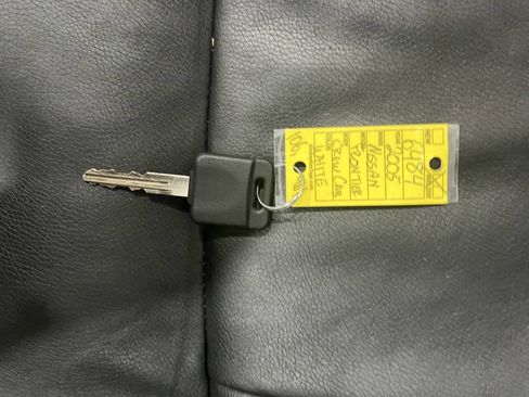 Used 2005 Nissan Frontier NISMO RWD image 33