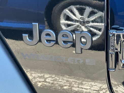 Used 2025 Jeep Wrangler Unlimited Sport AWD/4WD image 27