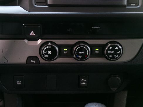 Used 2018 Toyota Tacoma SR w/ SR Convenience Package RWD image 12