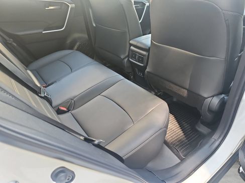 Used 2025 Toyota RAV4 XLE Premium FWD image 32