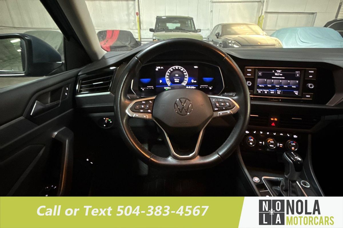 Used 2024 Volkswagen Jetta SE FWD image 20