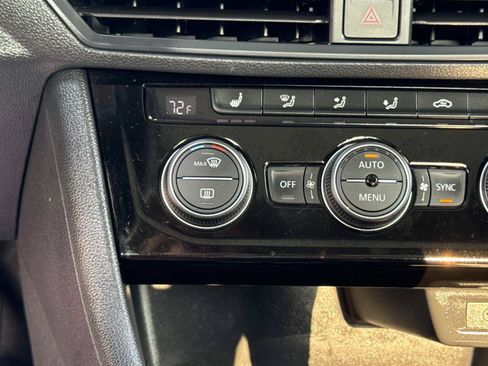Used 2024 Volkswagen Jetta SE FWD image 25