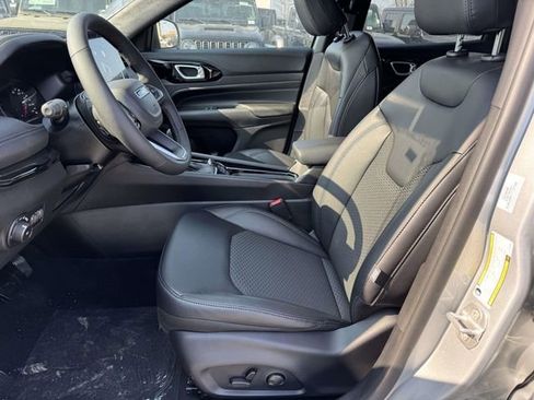 New 2026 Jeep Compass Latitude w/ Sun and Sound Group AWD/4WD image 10