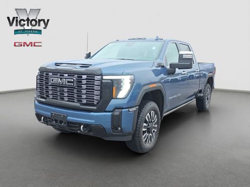 New 2026 GMC Sierra 2500 Denali Ultimate AWD/4WD image 3