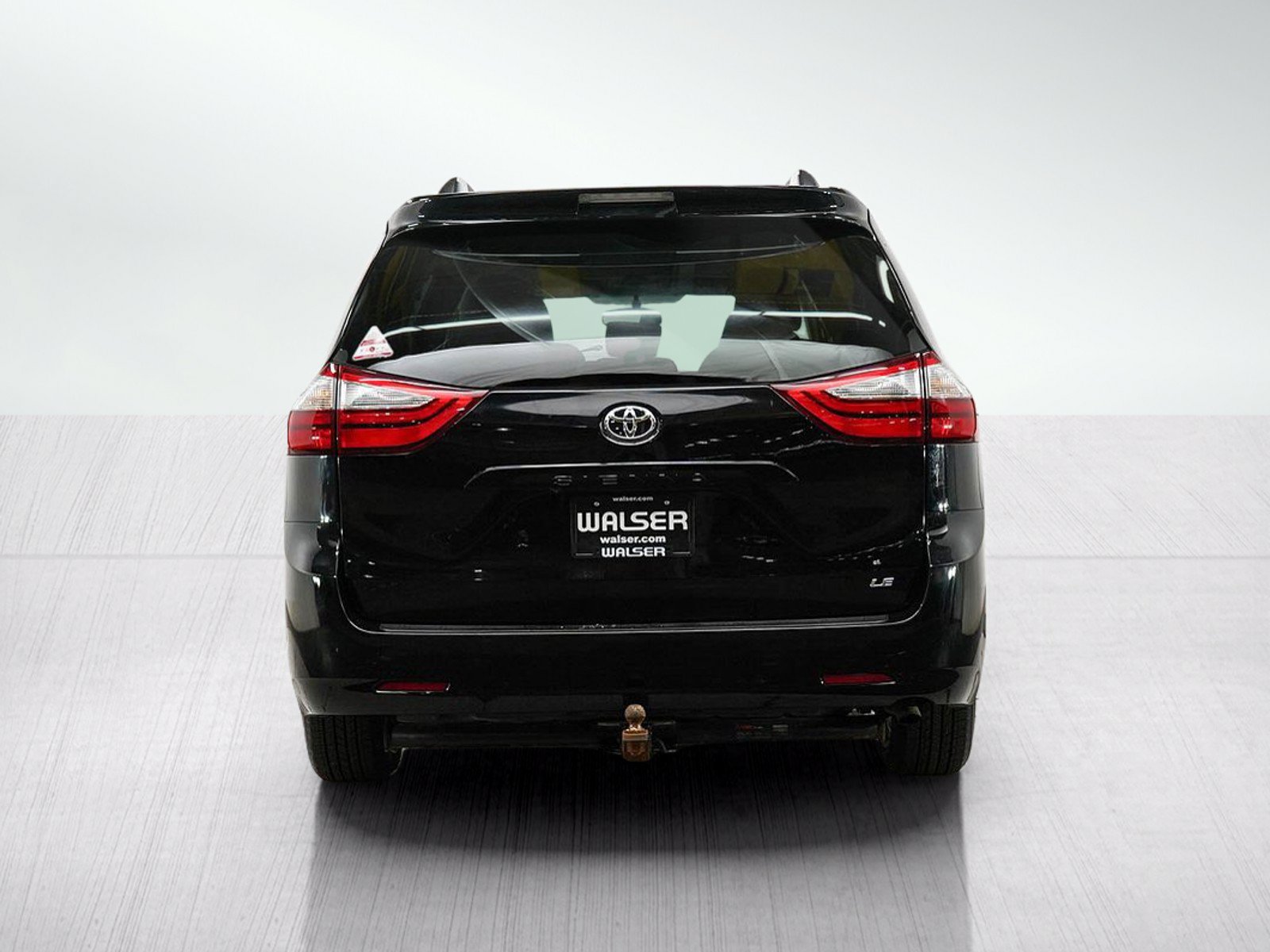 Used 2017 Toyota Sienna LE FWD image 5
