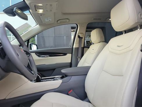 Certified 2022 Cadillac XT6 Premium Luxury image 42