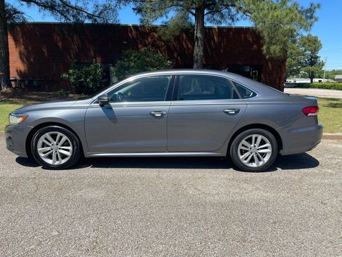 Used 2020 Volkswagen Passat 2.0T SE FWD image 2