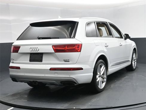 Used 2018 Audi Q7 3.0T Prestige w/ Prestige Package image 10