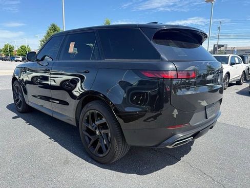 Used 2025 Land Rover Range Rover Sport SE AWD/4WD image 9
