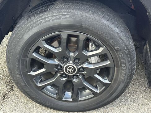 Used 2024 Toyota Sequoia Platinum AWD/4WD image 11