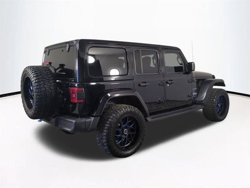 Used 2022 Jeep Wrangler Unlimited Sahara w/ Cold Weather Group image 5
