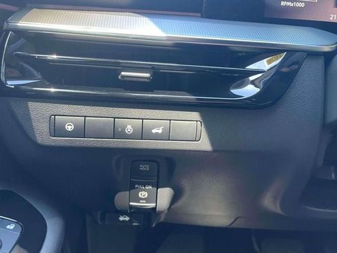 Used 2025 Nissan Murano SL AWD/4WD image 21