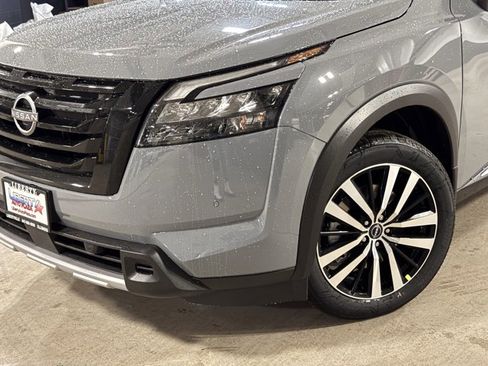 New 2025 Nissan Pathfinder Platinum image 47