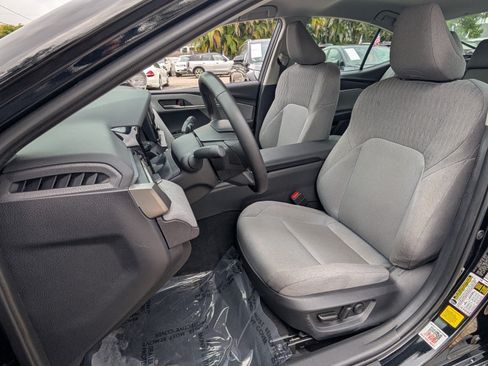 Used 2025 Toyota Camry LE w/ Convenience Package FWD image 8