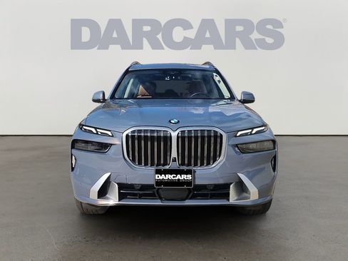 Used 2023 BMW X7 xDrive40i w/ Executive Package image 2