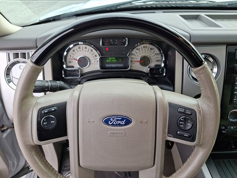 Used 2013 Ford Expedition Limited image 22