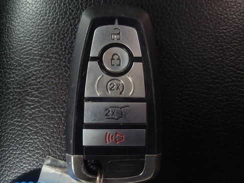 Used 2020 Ford Expedition Max Limited image 32