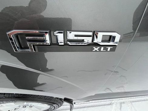 Used 2015 Ford F150 XLT image 9