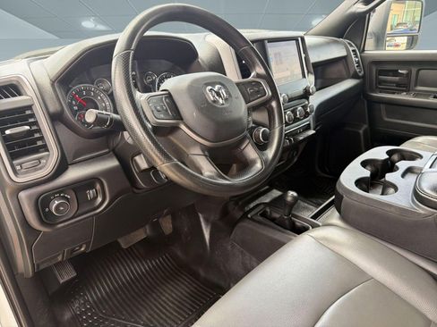 Used 2024 RAM 2500 Tradesman w/ Chrome Appearance Group image 4