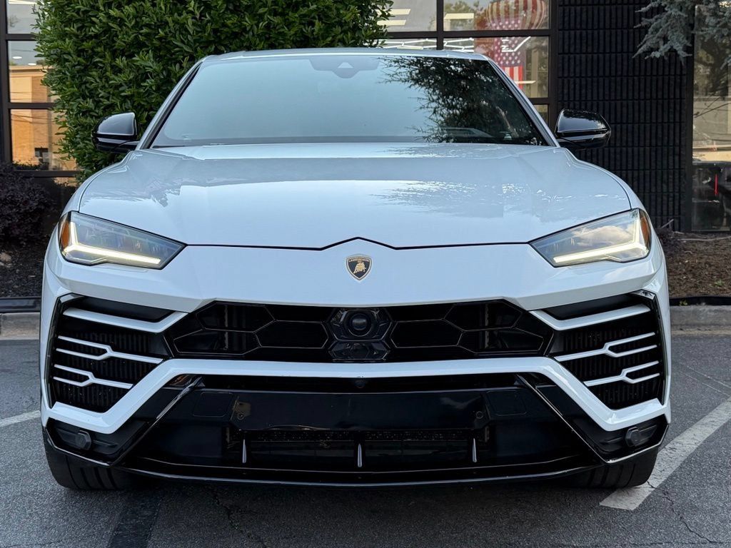 Used 2021 Lamborghini Urus AWD/4WD image 3