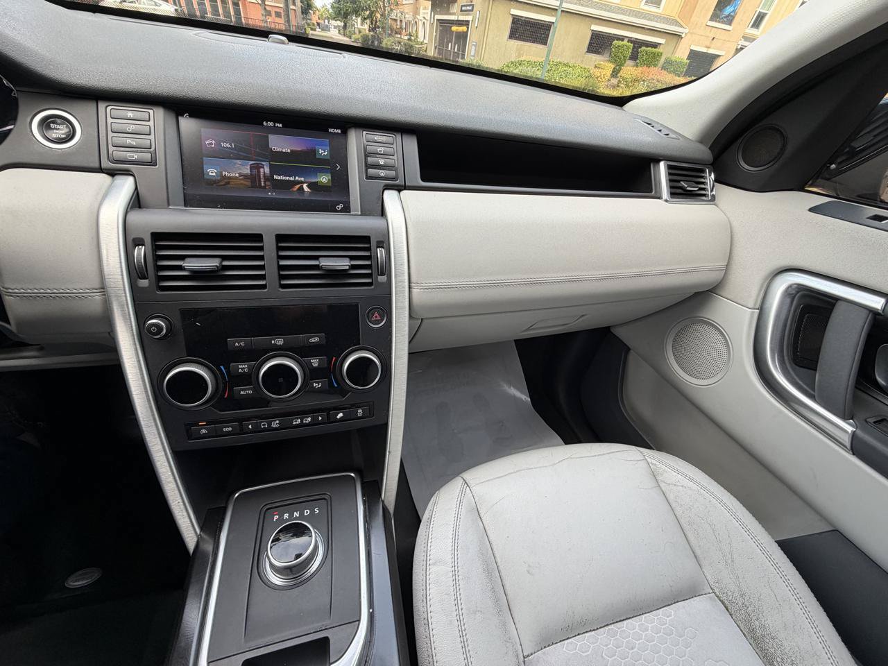 Used 2016 Land Rover Discovery Sport SE AWD/4WD image 59