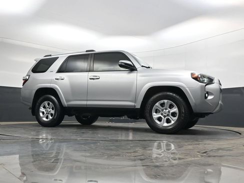 Used 2022 Toyota 4Runner SR5 Premium w/ Moonroof Package RWD image 36