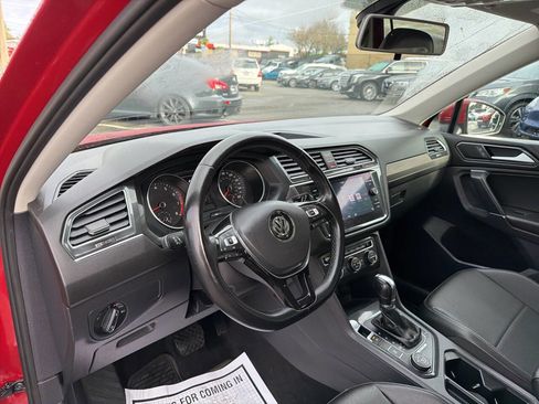 Used 2018 Volkswagen Tiguan SEL image 35