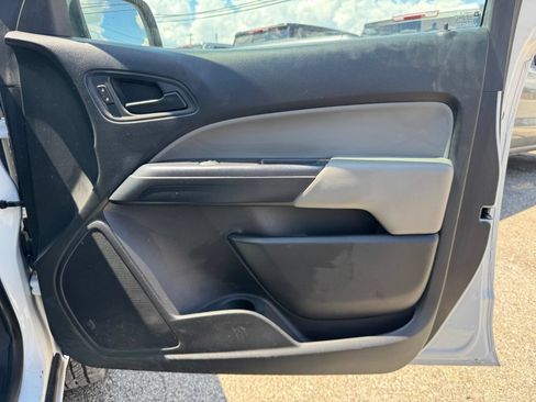 Used 2020 Chevrolet Colorado W/T AWD/4WD image 31