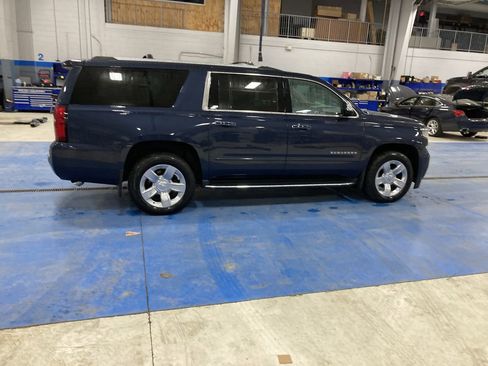 Used 2018 Chevrolet Suburban Premier image 8